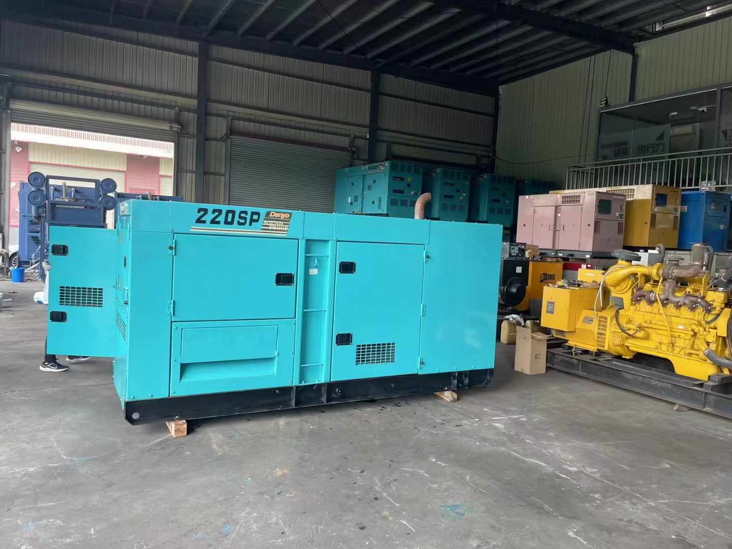 广宁800kW 柴油发电机的输出电流波动范围是多少？