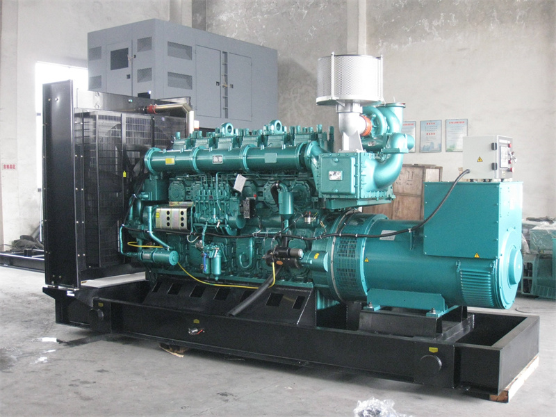 广宁200KW 柴油发电机的油耗是多少？
