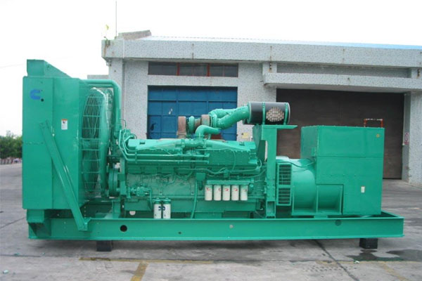 广宁工厂发电机应急发电时如何更准确地检查发电机状态？