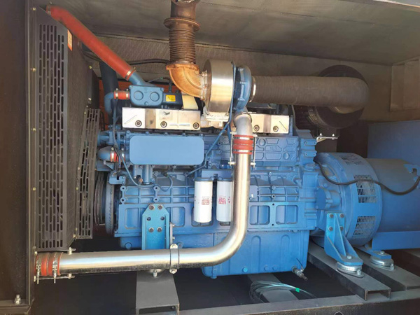 广宁燃油消耗率与进气温度的具体关系是什么？