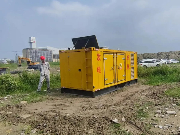 广宁200KW柴油发电机机组每小时的油耗量受哪些因素影响？